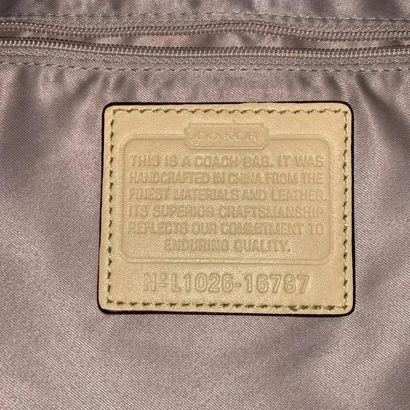 COACH Purse,Shoulder bag. GUC, call outs are minimal and in pics. - Picture 5 of 10